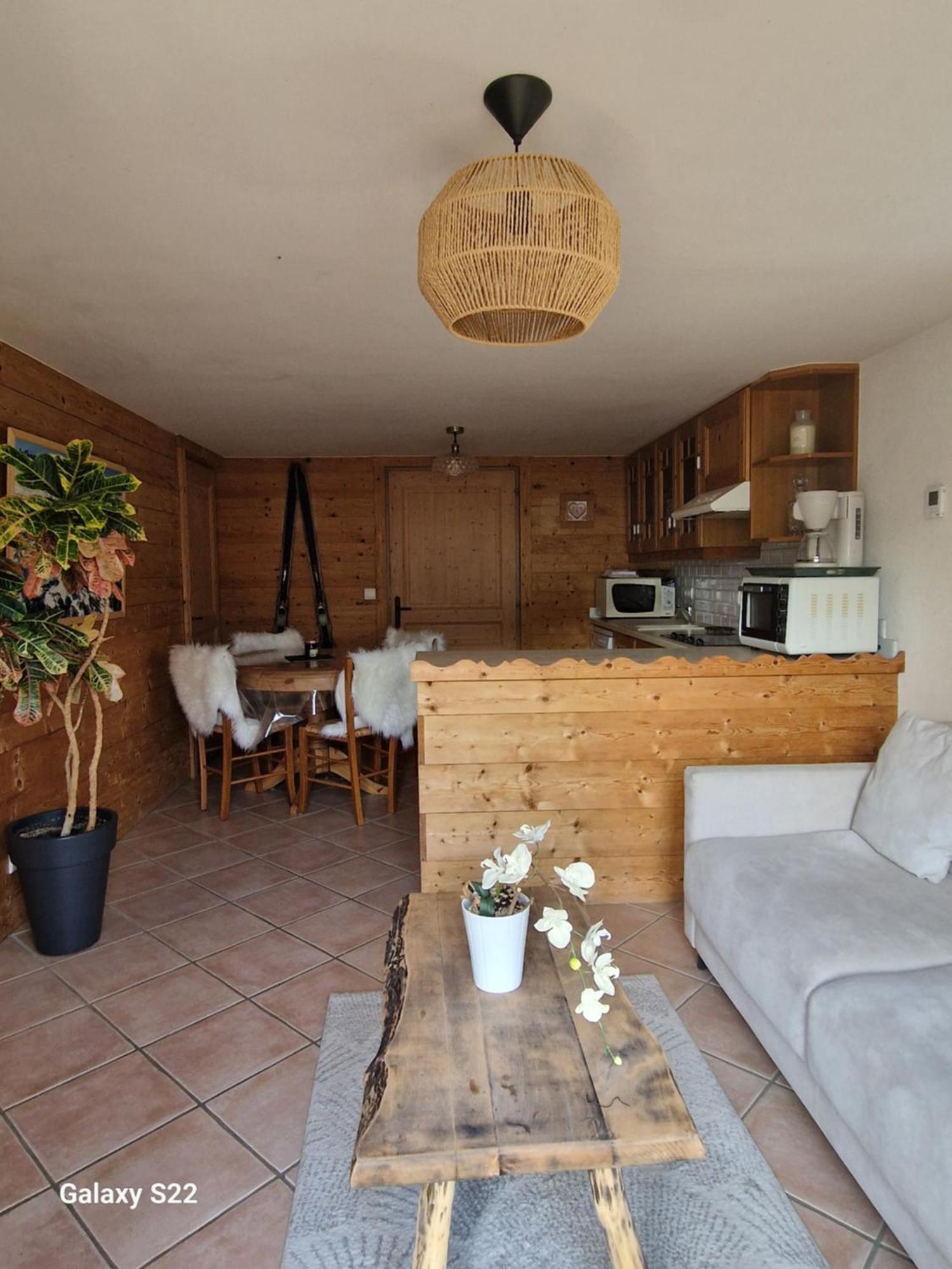 Pierre De Famille Apartment Manigod Exterior foto
